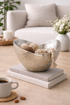 Decorative bowl with natural elements