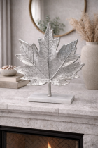 Sculpture de feuille d'érable argentée