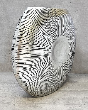 Polystone Centrepoint Pot Silver/Black 22&quot;H