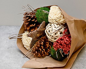 Christmas Classic Small Euro Bouquet