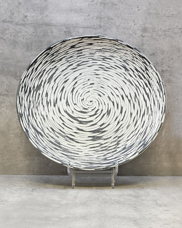 Circular Pattern Serving Plate 16"D