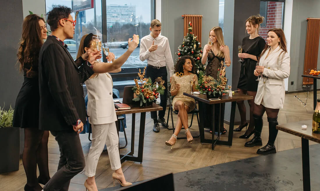 Seasonal Decorations for your Office